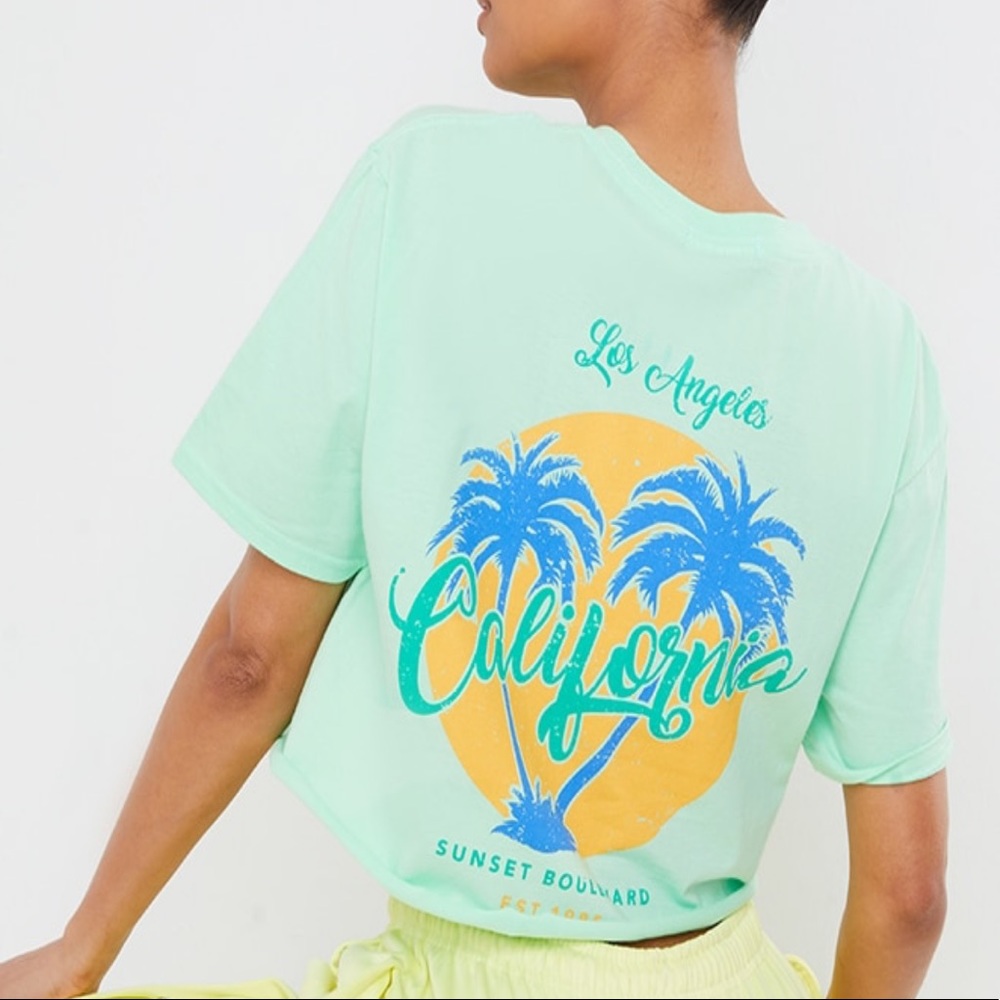 PrettyLittleThing Los Angeles Cropped T-Shirt